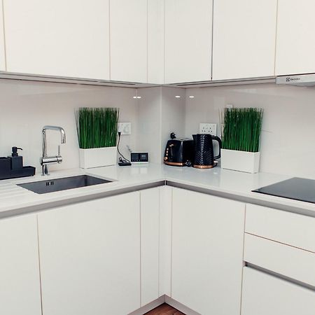 2 Bed Flat London Appartamento Esterno foto